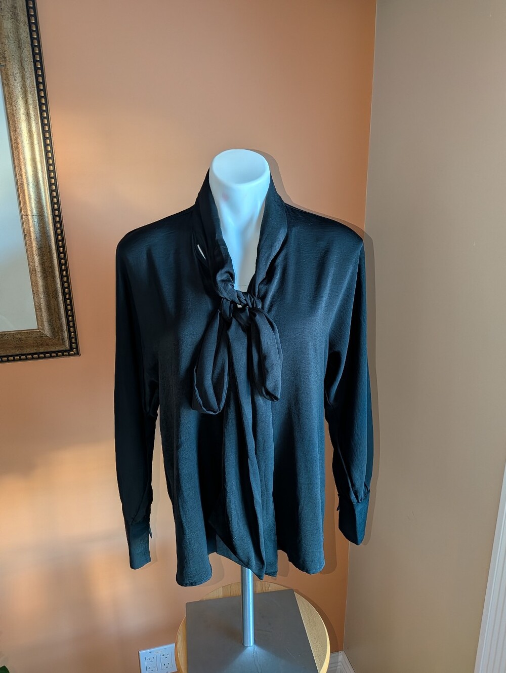 Banana Republic Black Tie-Neck Long Sleeve Women's Top Size M